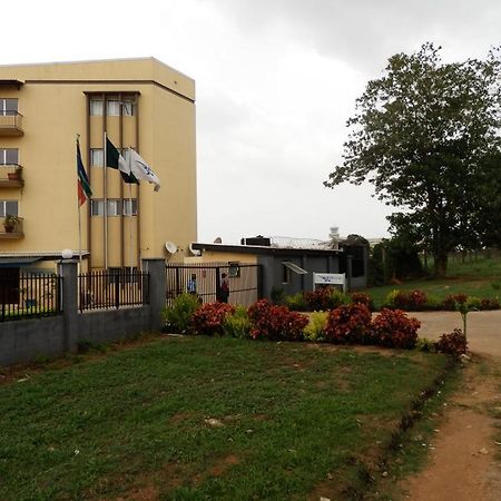 Blue Lodge Hotel Lagos Esterno foto